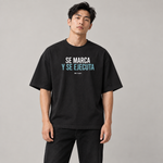 BBS-SINGLE|Black|front|AI product mockup — Se Marca y Se Ejecuta oversized T-shirt