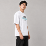 BBS-SINGLE|White|side|AI product mockup — Se Marca y Se Ejecuta oversized T-shirt