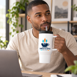 BB SIGN SHOP — Candles & Coffee Thermal Tumbler — White, 40 oz — modelo usando el vaso
